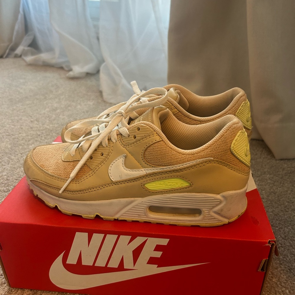Nike Kids Shoes in Yellow and White